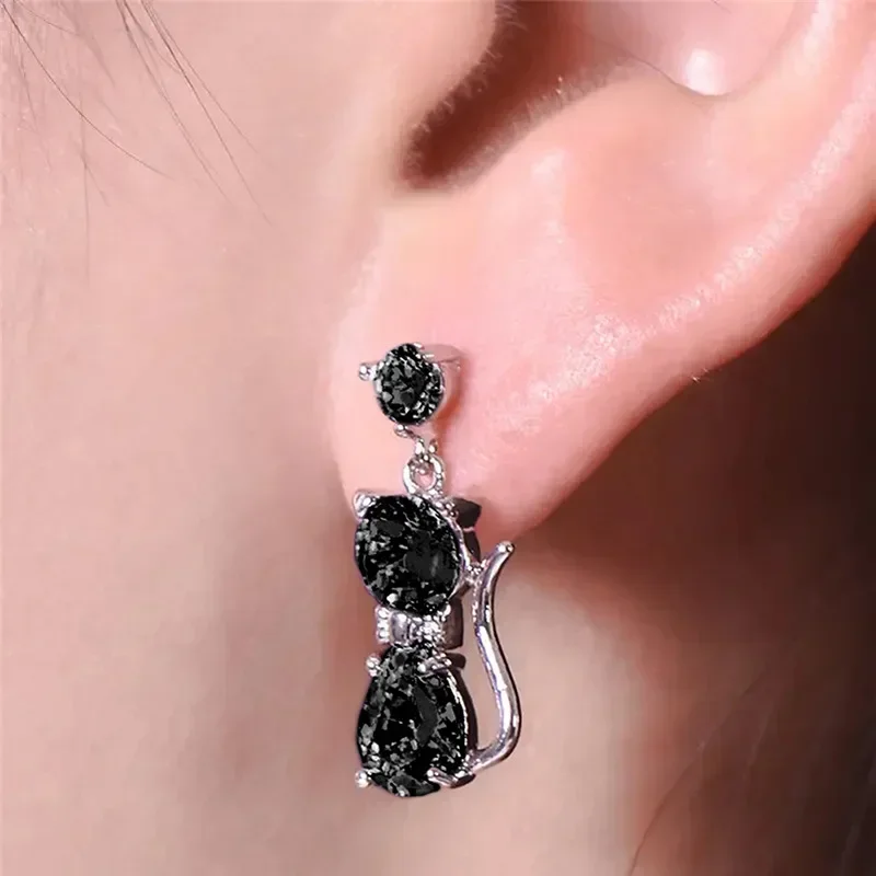 2025 أقراط أوروبية وأمريكية راقية على شكل قطة، إكسسوارات قطط أنيقة ومتعددة الاستخدامات