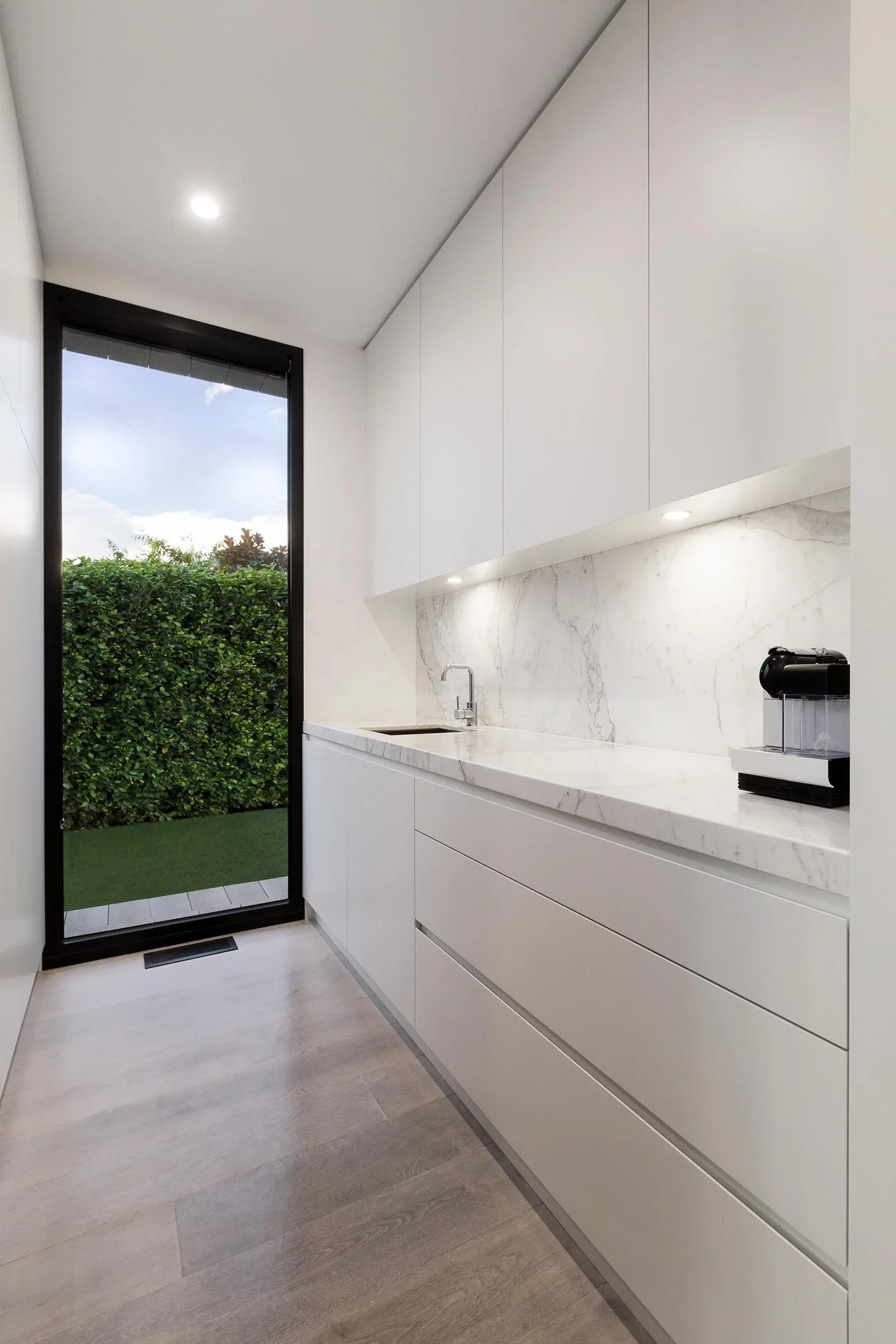 

«Artisan Moder Design Кухонные шкафы для кладовой