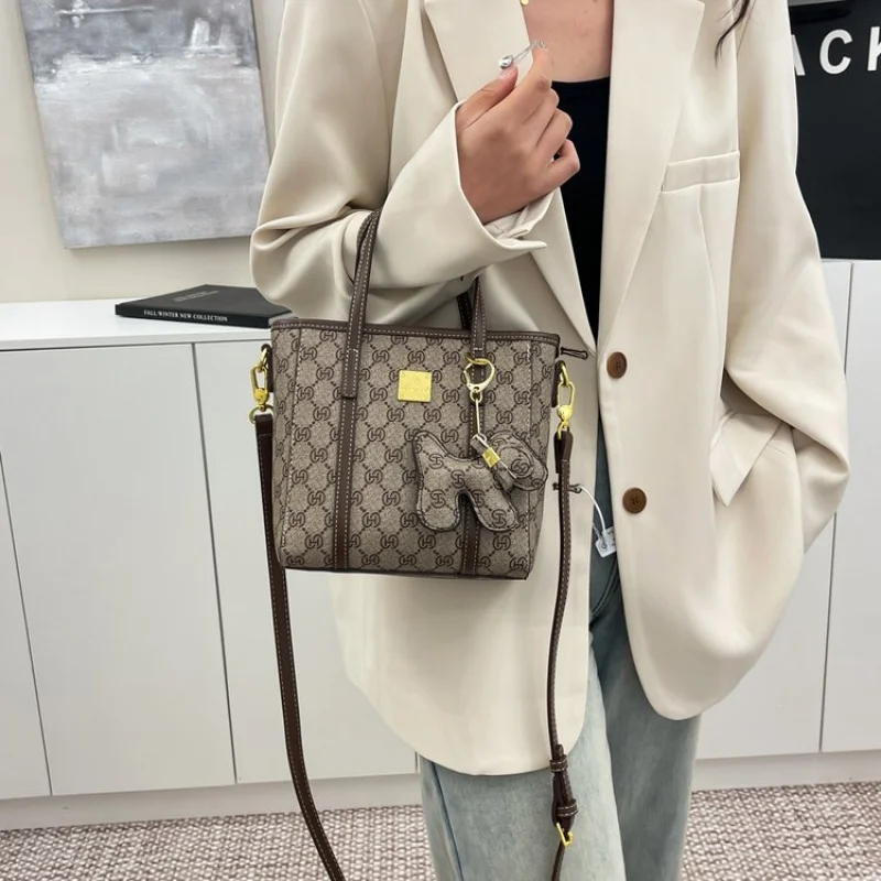 

Стильная женская сумка люксового бренда, кожаная сумка через плечо, элегантная сумка через плечо известного дизайнера