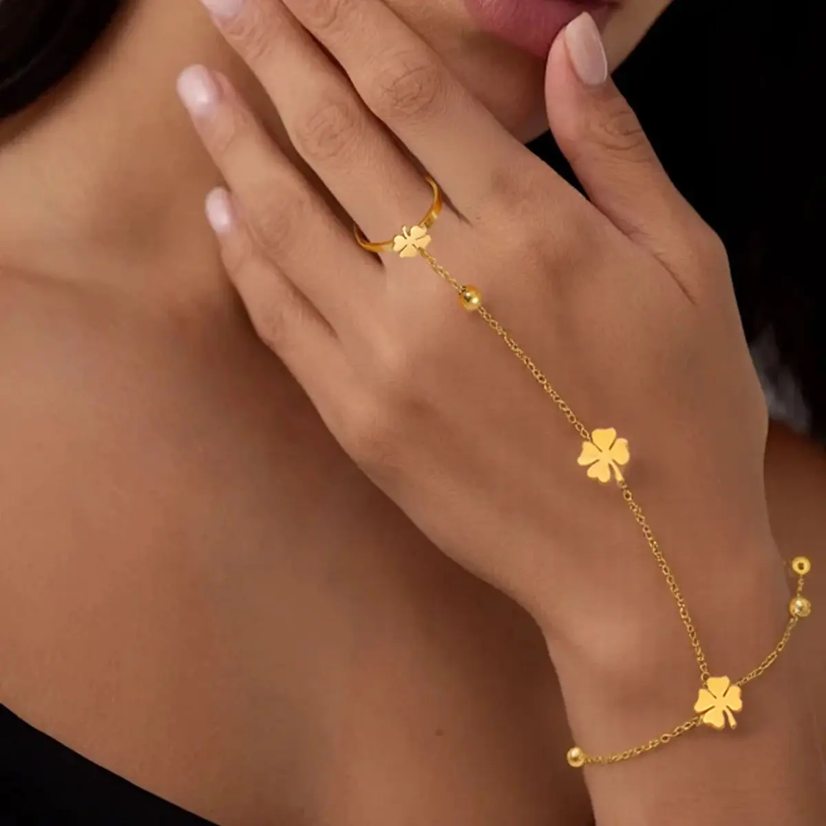 Unift Fashion Hand Chain Bracelet With Lucky Clovers Ring Stainless Steel Hip Hop Bracelet for Women Linked Hand Harness Jewelry