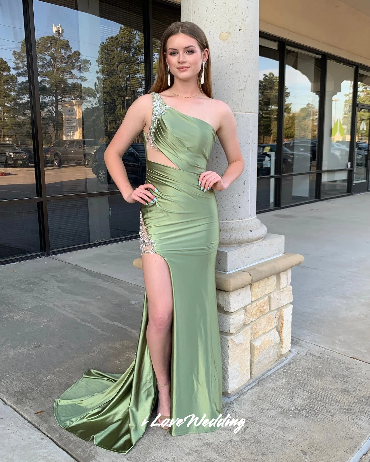 فستان حفلة موسيقية أخضر بكتف واحد مطرز من الساتان بدون أكمام حورية البحر سبليت بدون ظهر بطول الأرض مطوي قطار سويب حديث حسب الطلب