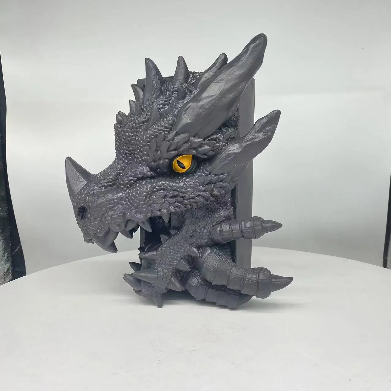 commodity-resin-crafts-dragon-american-home-decoration-book-relying-on-small-ornaments