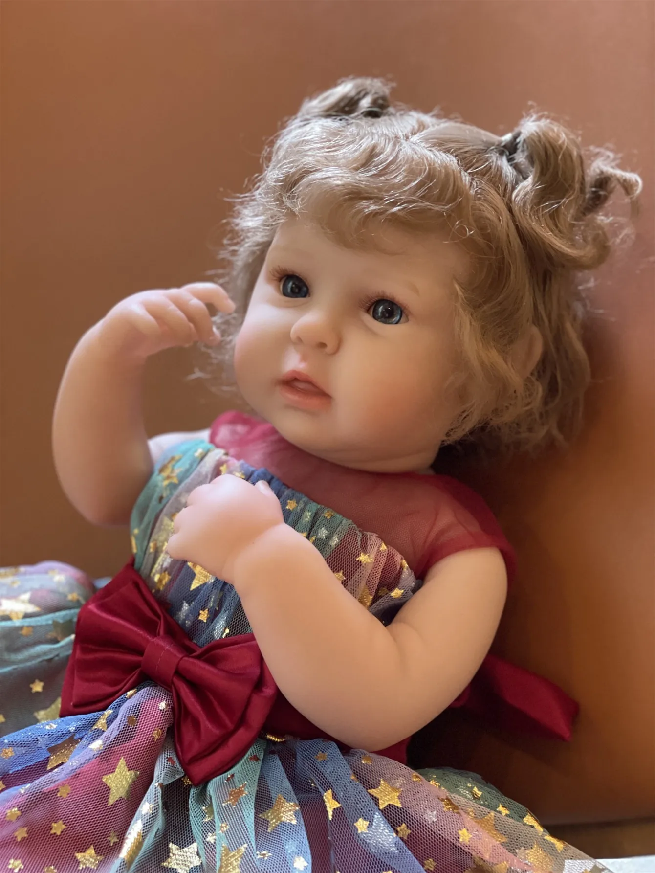 45CM Mädchen Ward Reborn Baby Puppe Gemalt Ganzkörper Vinyl Neugeborenen Baby Puppe Mit Verwurzelten Haar Spielzeug Für kinder Weihnachten Geschenk Munostias