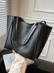 Lightweight Minimalist Shoulder Bag for Girls and White-Collar Workers in Business Casual Style