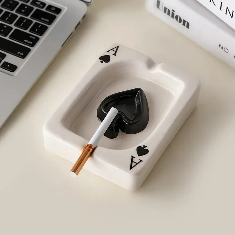 Creative Playing Card Ashtray Home Decor Modern Style Living Room Table Ornaments Simple Smoking Accessories Decorative Ash Tray