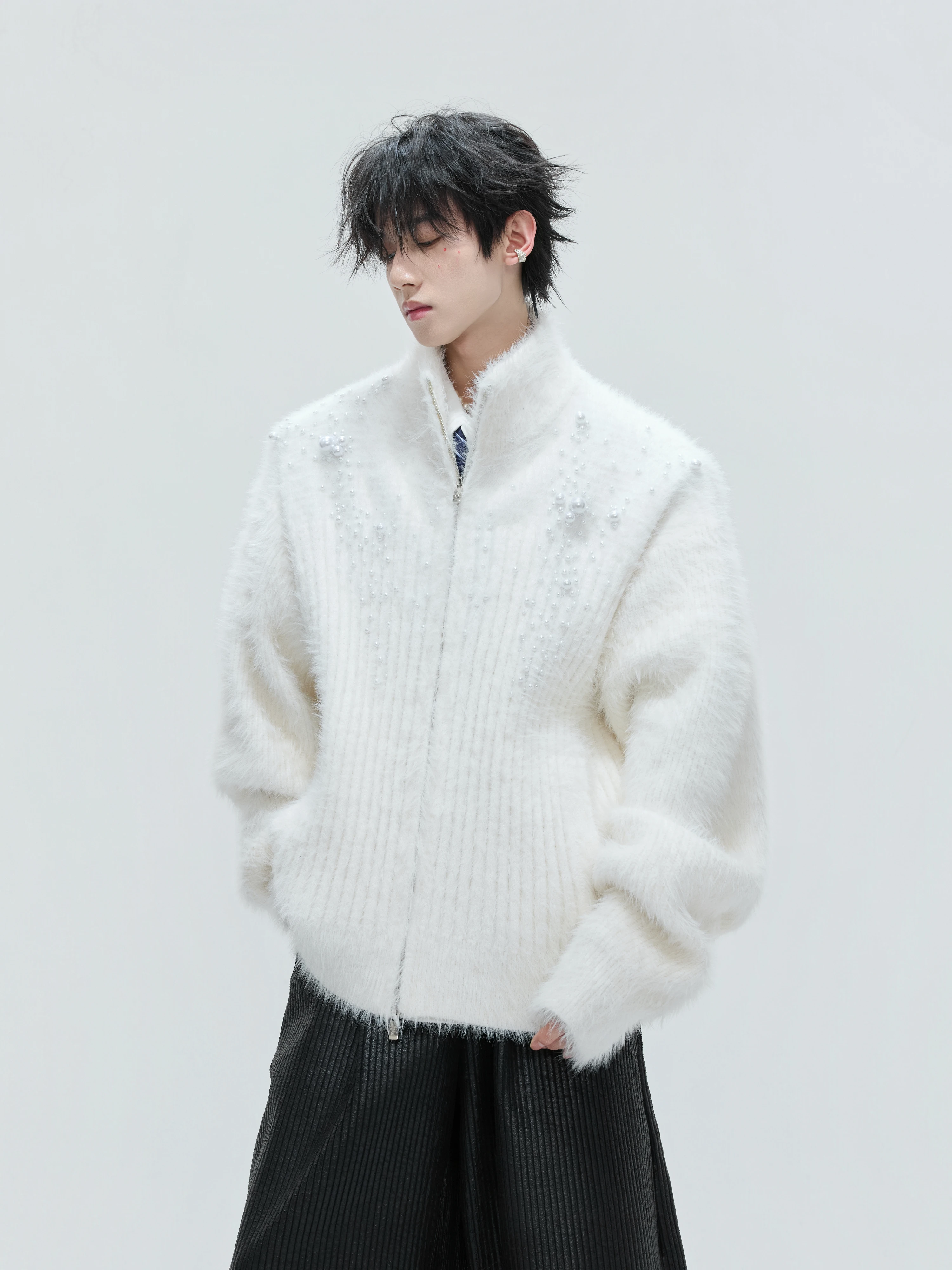 2025 Autumn Winter High Collar Plush Pearl Heavy Craft Sweater Fashion Men's High-end Gentle Thickened Zipper Knitted Cardigan