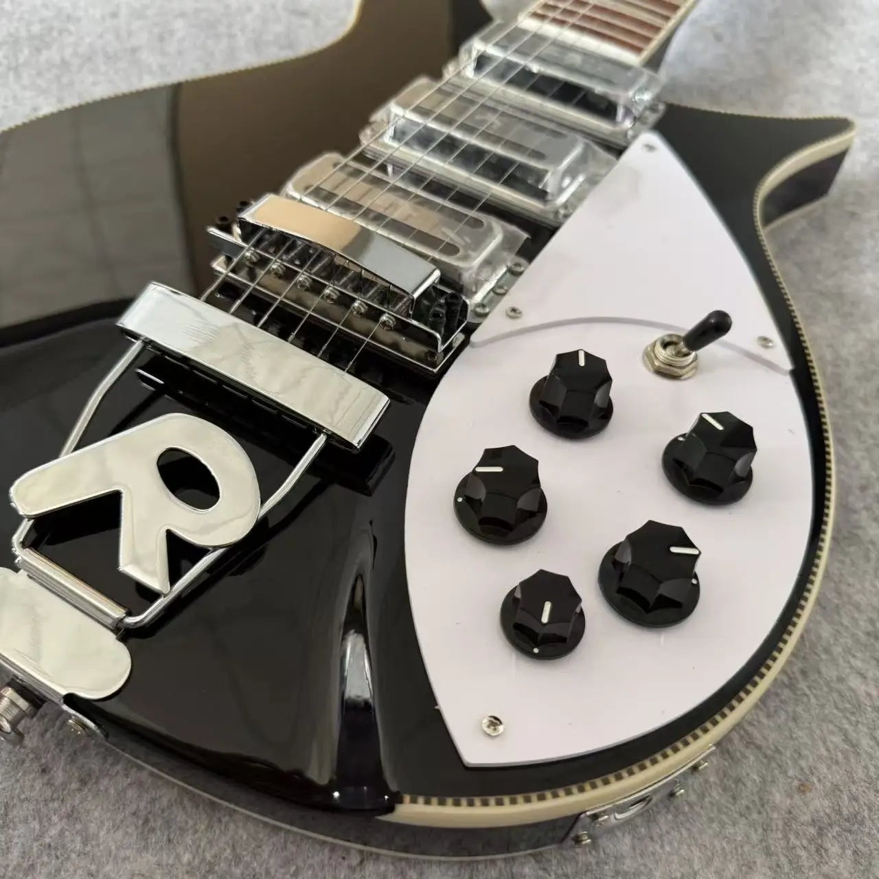 Thumbnail 2 - #23 Latest Guitars Offers