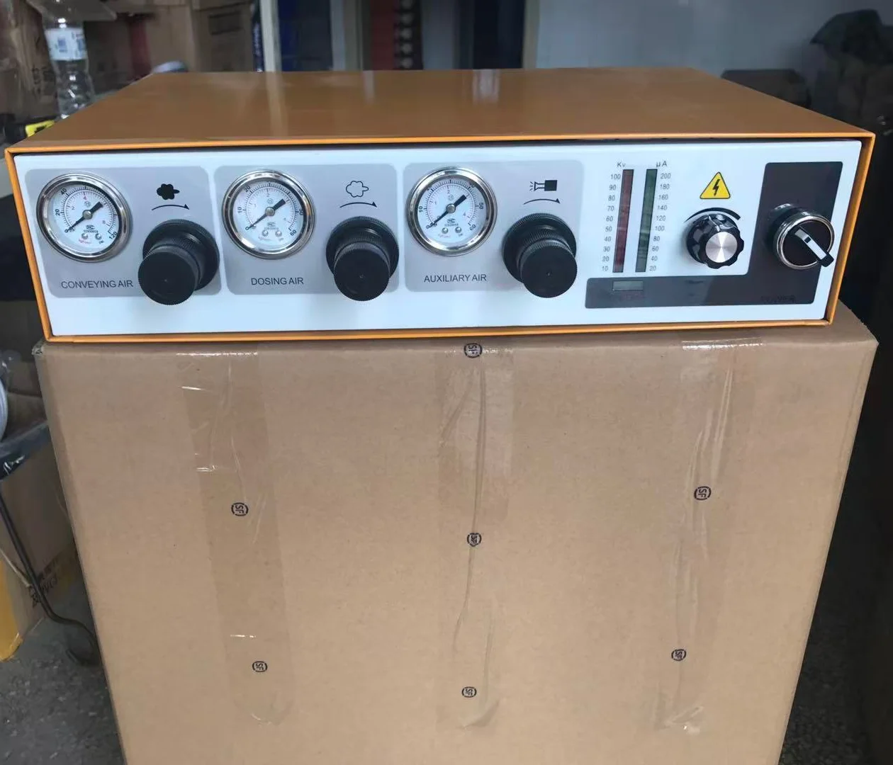 Digitale elektrostatische generatormachine en handmatig poedercoatingspuitpistool met poedertesttrechterbeker