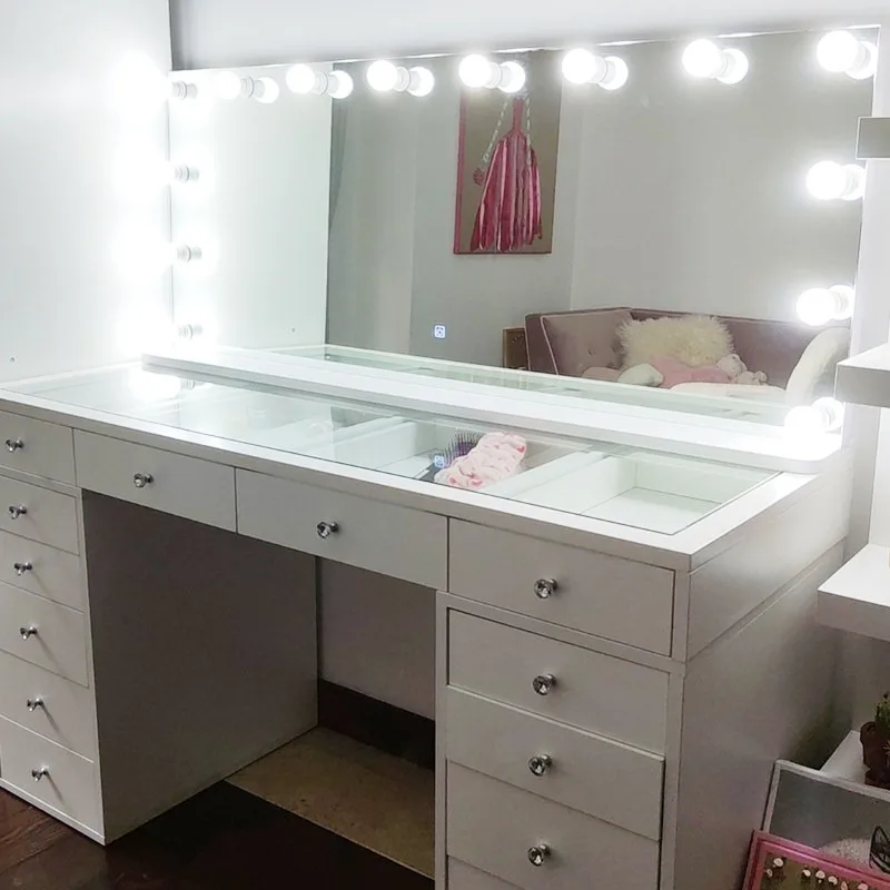 Cômoda moderna e simples para quarto de influencer, 1,2 metros, 1,5 metros, com espelho de grande capacidade e mesa de maquiagem integrada.