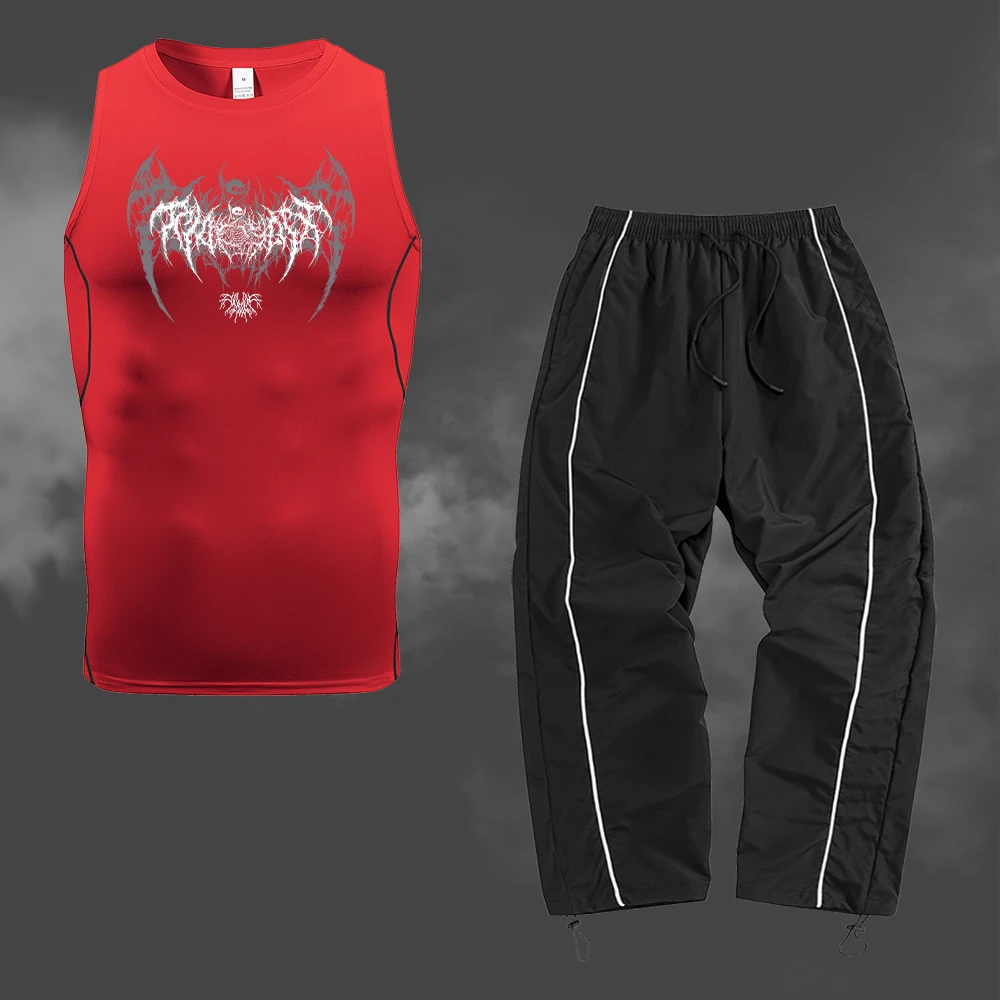 

Мужской комплект в темном готическом стиле: жилет с принтом крыльев и свободные джоггеры. Повседневный комплект из двух предметов для уличного стиля и ежедневных поездок.
