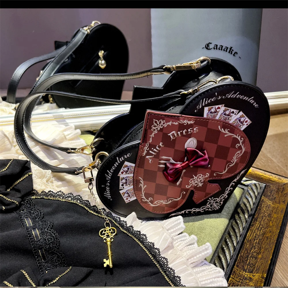 

Винтажная сумка-тоут с персиковым сердечком Алиса, оригинальная сумка-тоут с бантом в стиле Лолиты, металлический ключ с покерным принтом, дворец Vantage, черный бассейн, косплей, сумка в стиле Лолиты