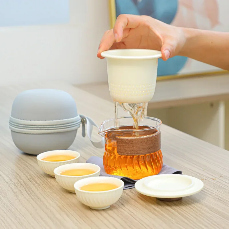 Travel Tea Set One Pot and Three Cup Portable Ceramic Kung Fu Tea Set Teapot Chinese White Luxury Tea Ceremony Tea Cup Gift Set