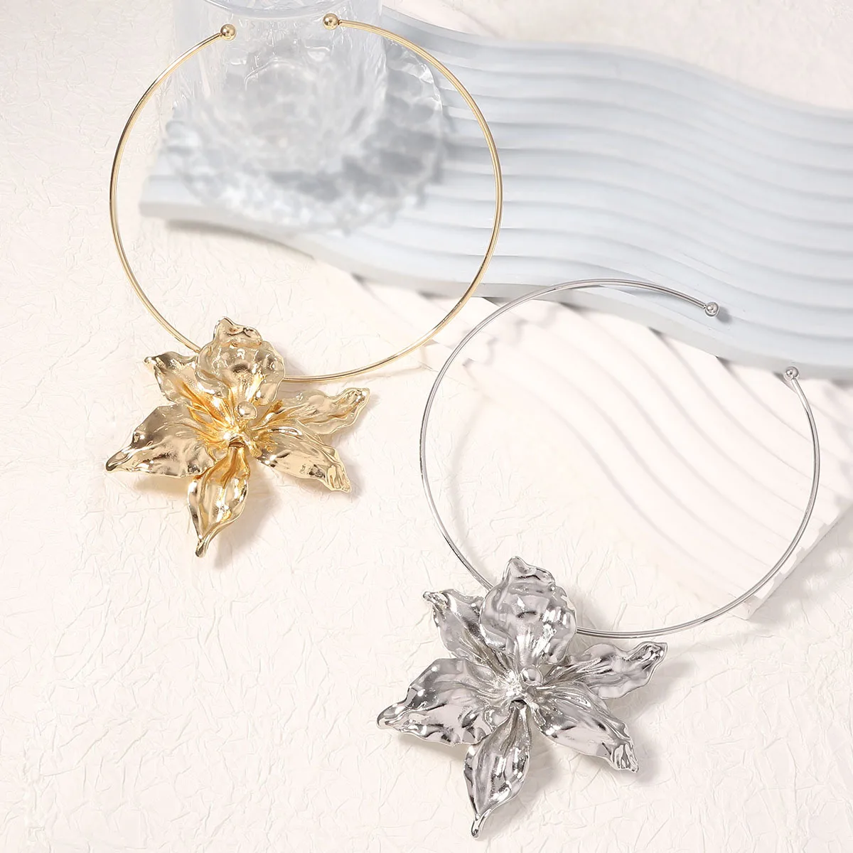 

New Fashionable Exaggerated 3D Design Simple Alloy Flower Pendant Collar Trendy Hip Hop Girl