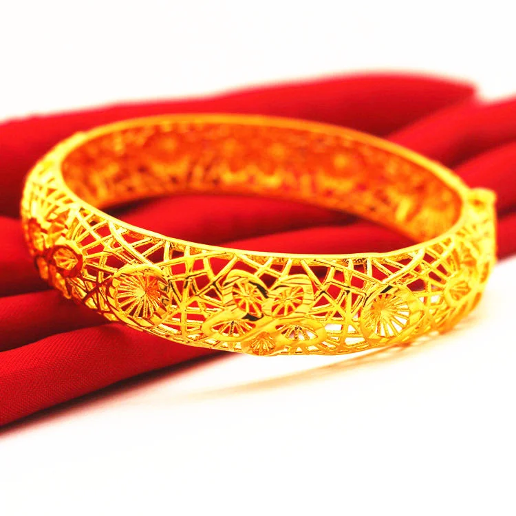 Fashion New Brass Gold Plated Bracelet Vietnam Sand Gold Hollow Buckle Flower Bracelet Women Wedding Jewelry Gift