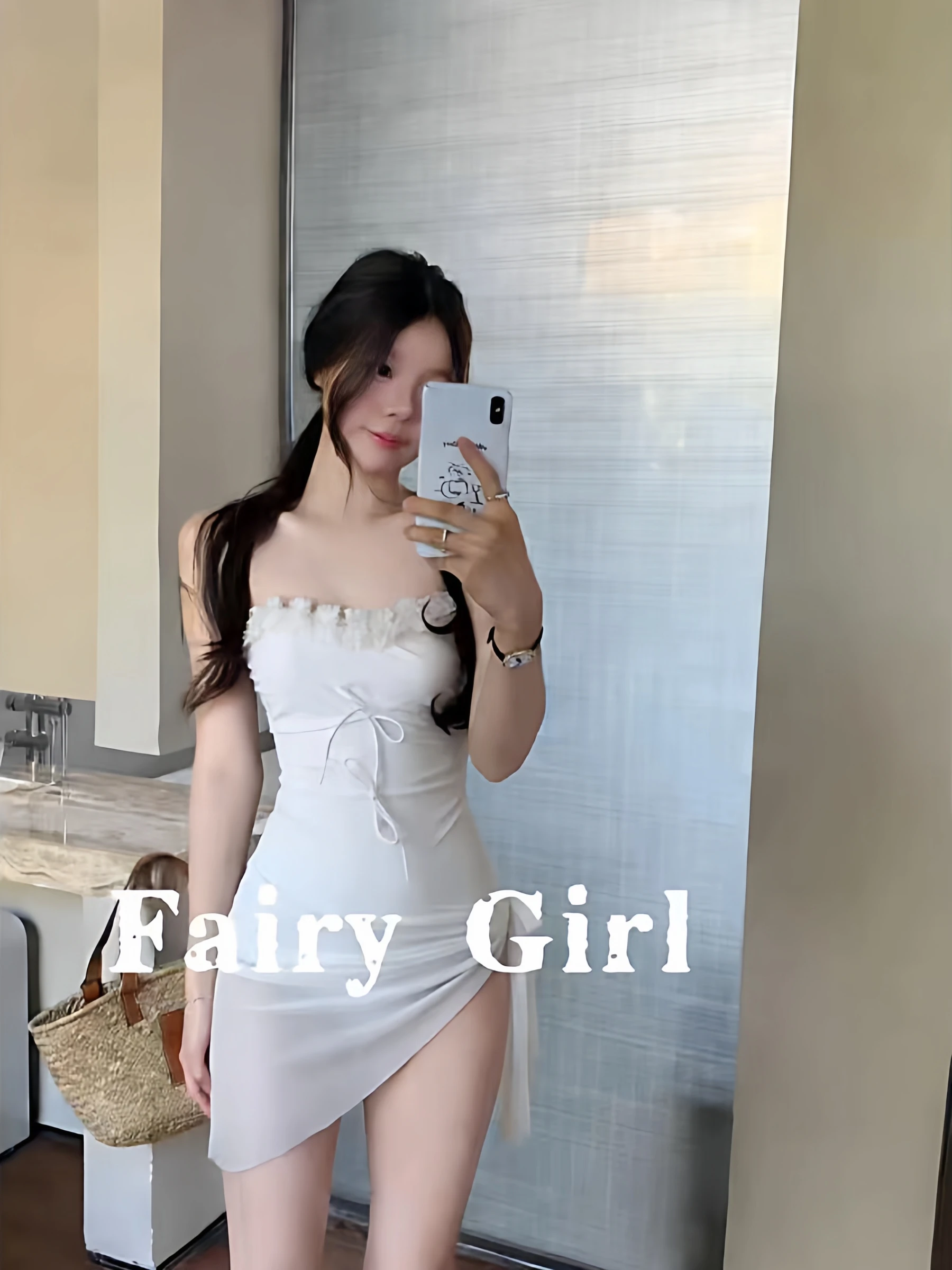 

Pure Desire High-End White Strapl Bikini Thermal Spring Swimsuit Flower Pattern Gathered Design Removable Chest Pad