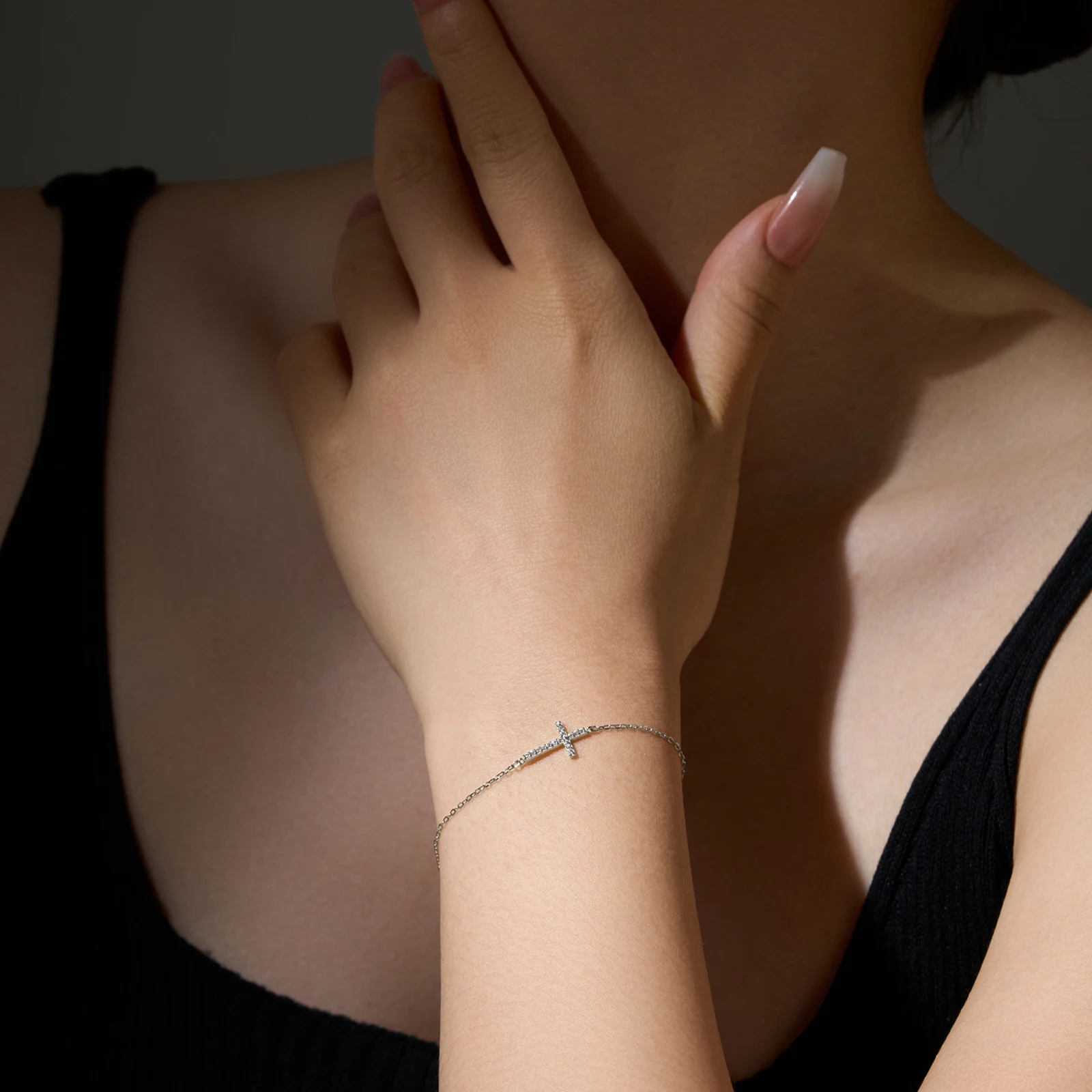 VEWANT 925 Sterling Silver CZ Zircon Cross Charm Pendant Chain Bracelet for Women 2024 Classical Dainty Birthday Gift Jewelry 5