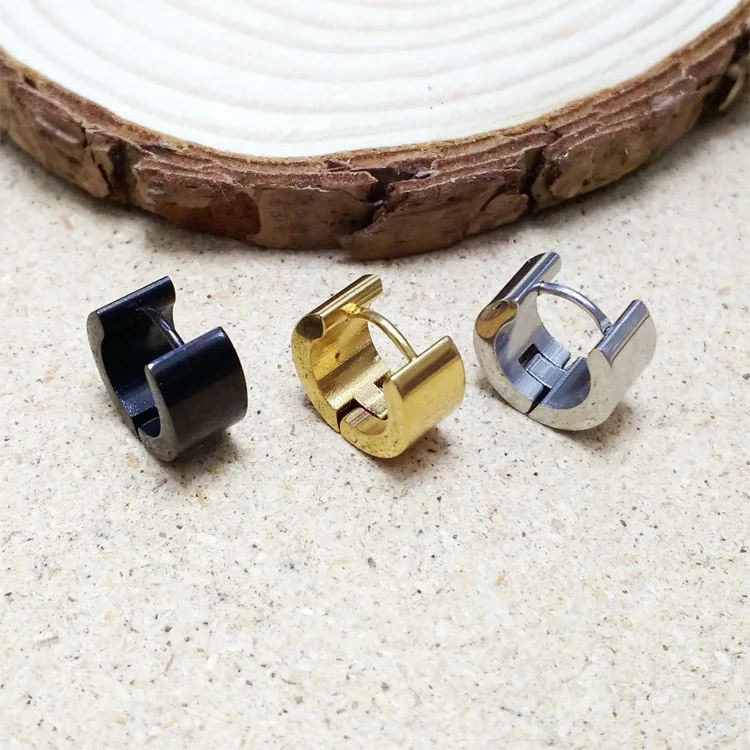 Pendientes de aro pequeños Punk para hombres y mujeres, joyería Huggie, Color dorado, negro, acero de titanio, ancho de 6mm, gran oferta