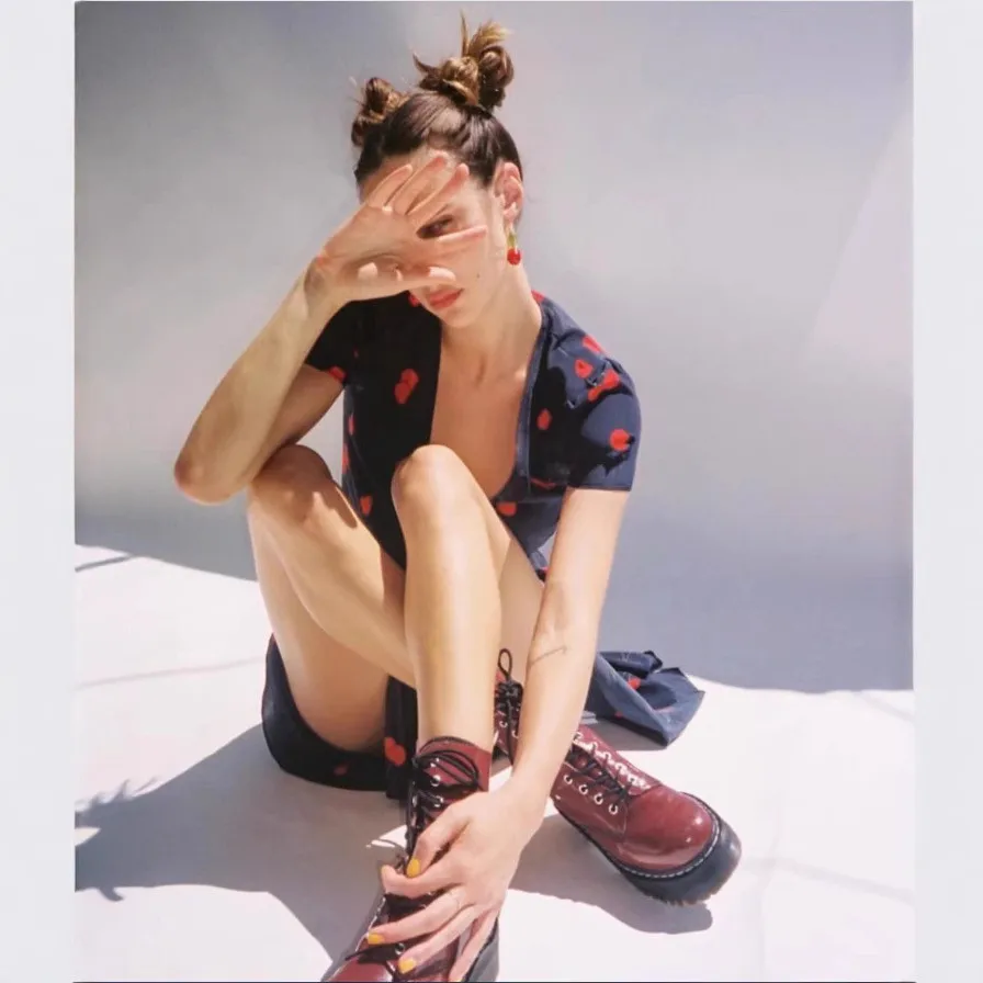 فستان ملفوف بطباعة جذابة، فتحة عنق على شكل حرف V، تصميم نحيف، فستان نسائي مطلوب بشدة، خصر مرتفع، تنورة غير منتظمة، أكمام قصير...