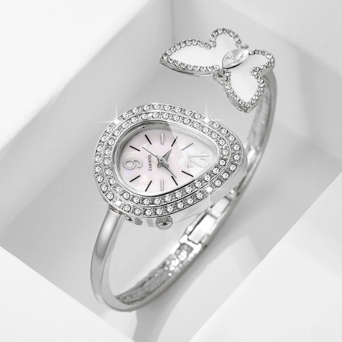 Fashion Rhinestone Butterfly Women Quartz Watch Bracelet Bangle Ladies Dress Wristwatches Relogio Feminino（Without Box）