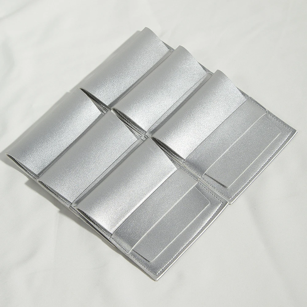 Personalisierte 8x8cm Silberne PU-Leder Schmuckverpackungsbeutel Kleine Ring-Ohrringe-Halsketten Hochzeits-Gastgeschenk-Tasche Organizer – Detail 8