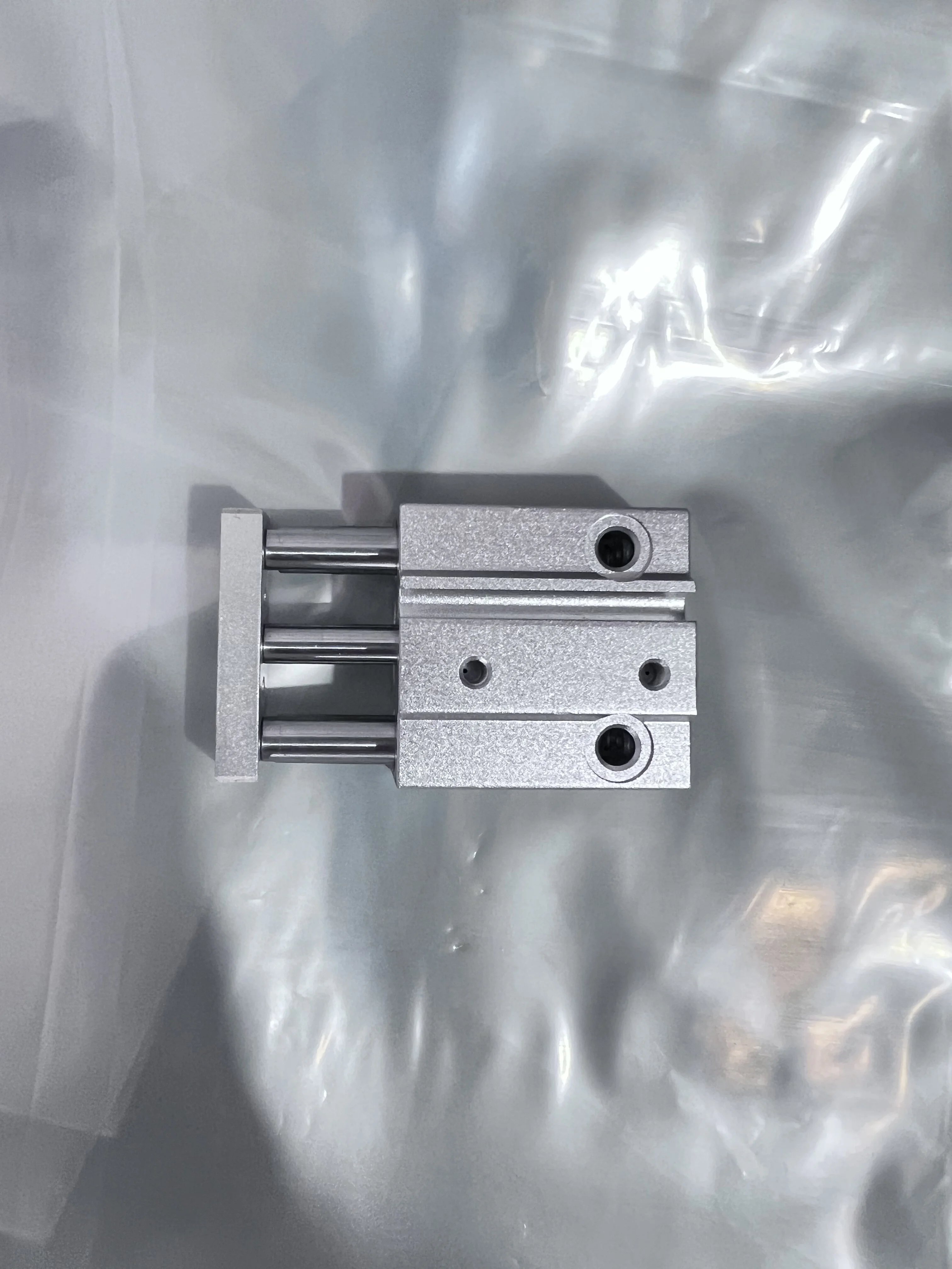 Miniature Three-Rod Pneumatic Cylinder With Guide Rail Small Three-Axis Magnetic Mgj6-10*5/10/15/20F8b