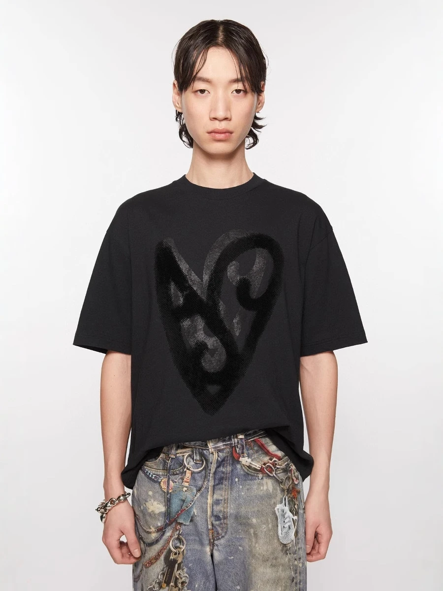 

Футболка свободного кроя из чистого хлопка с принтом в виде сердца, круглым вырезом и короткими рукавами для мужчин, повседневная, удобная, универсальная.