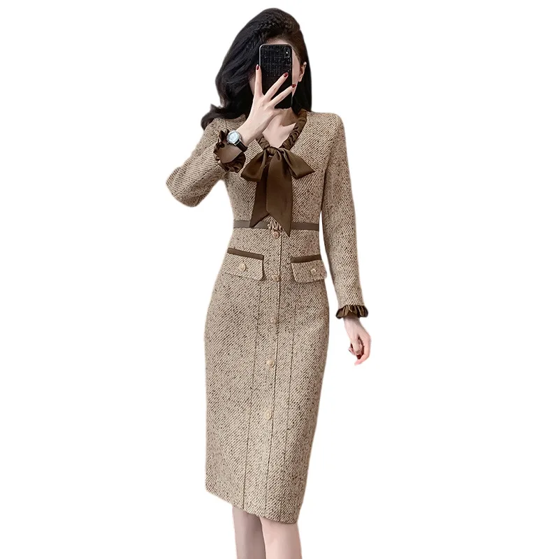 Khaki long sleeved tweed women's dress 2024 new spring and autumn season small fragrance style mid length dress