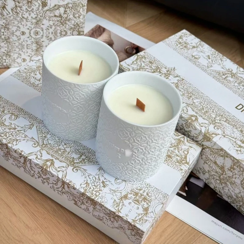 

European Style Aromatherapy Candle Jar Gift Box Set with Relief Porcelain Jar Decoration Without Accompanying Candles Storage