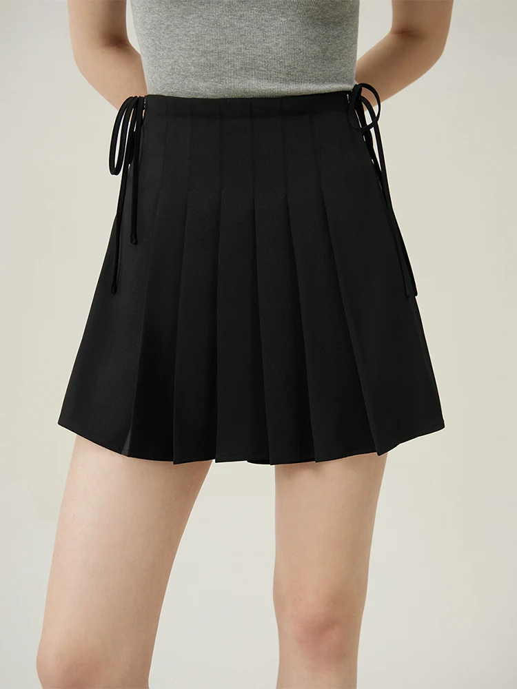 FSLE Black Pleated Versatile Casual Women Culottes 2024 Summer New Unique Design A-Line Shorts Front Skirt Back Shorts 24FS12313