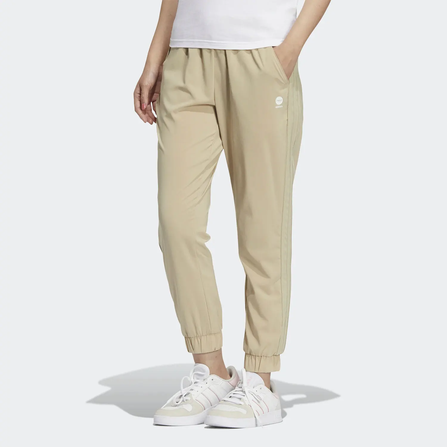 

Оригинальные женские свободные дышащие брюки-джоггеры Adidas Neo HF7307