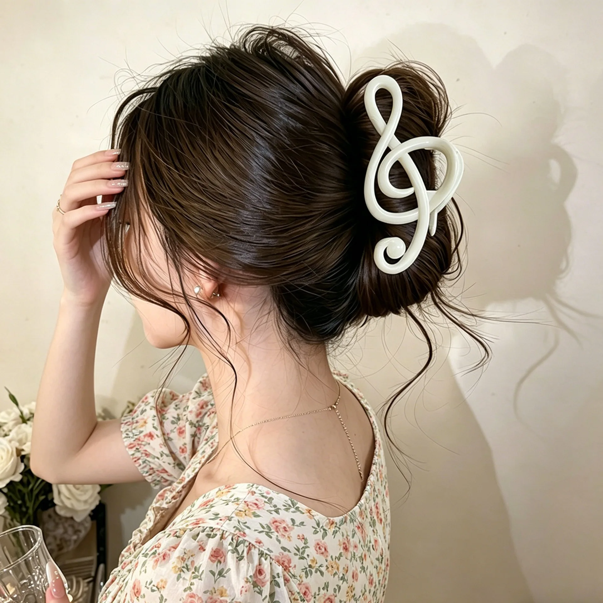 Musical Note Hair Claw for Women Summer Cool Lightweight Resin Shark Clip Half Up Back of Head Daily Ponytail Styling