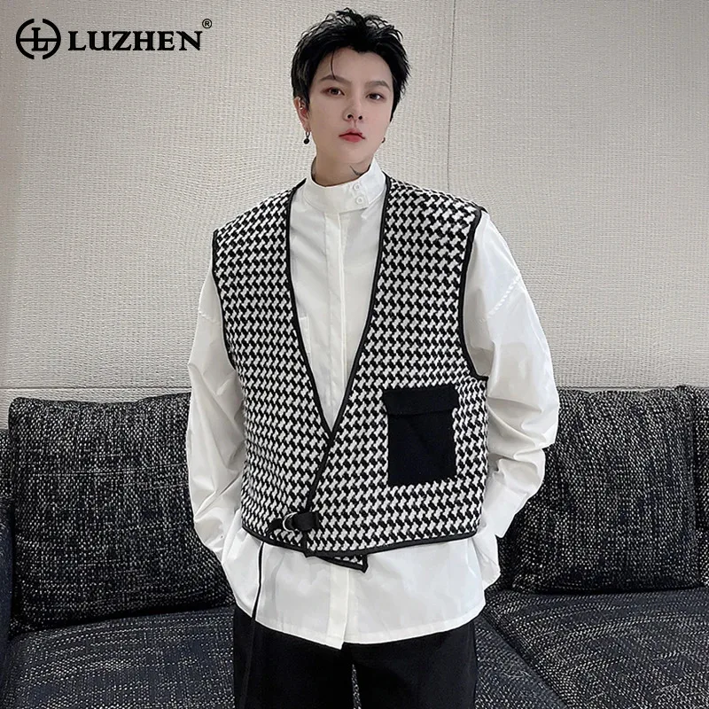 

LUZHEN 2024 Trendy New Plaid Splicing Design Sleeveless Vest Men's Elegant Street Fashion Color Contrast Pocket Waistcoat LZ3088