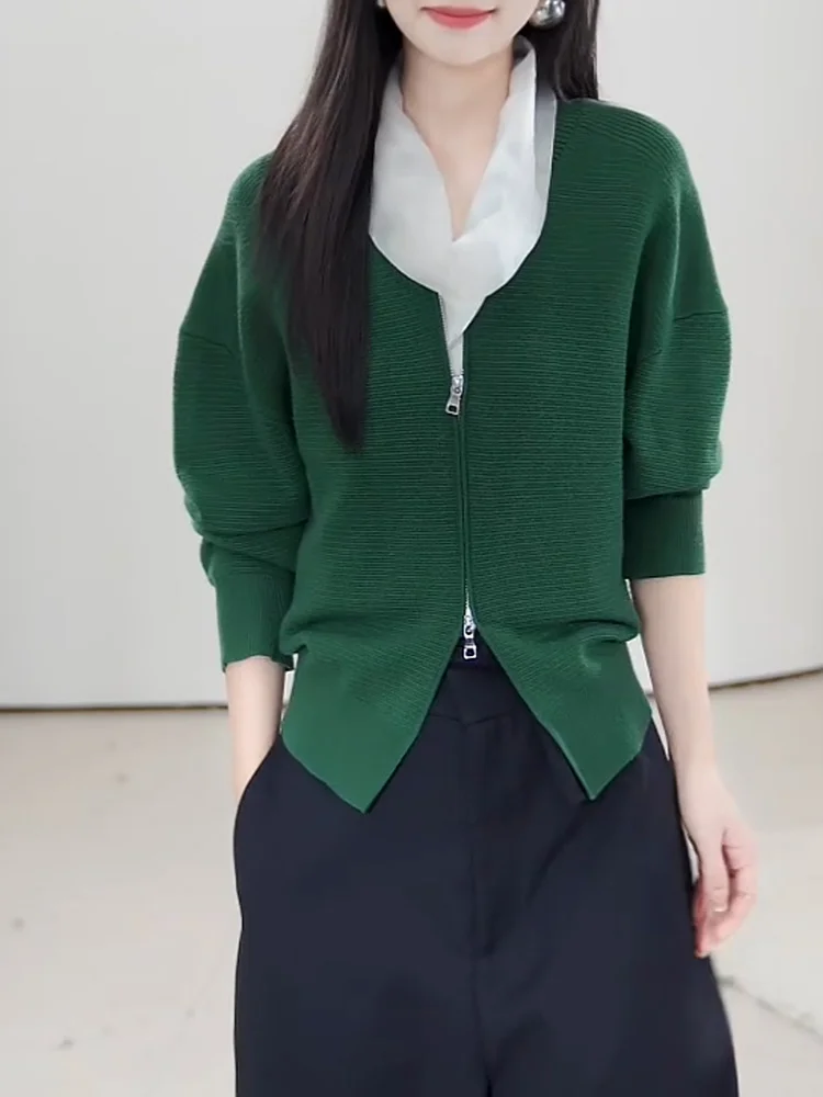 

Новый осенний вязаный кардиган для зрелых женщин, больших размеров, универсальный, с эффектом утяжки талии, омолаживающий, в корейском стиле, свободного кроя