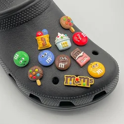 Decoraciones de zapatos de jardín de frijol con letras M para niños, lindos alfileres de dijes de dulces para sandalias, regalo de accesorios para zapatillas, 5-11 piezas