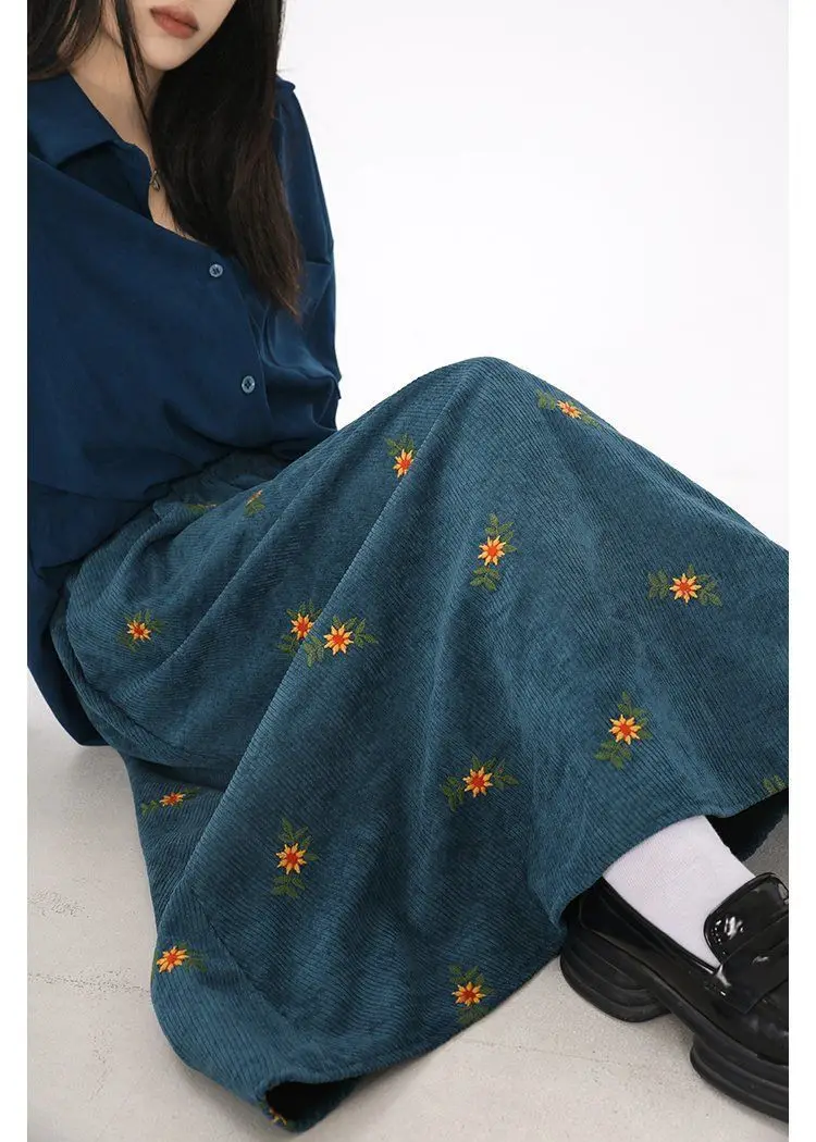 Retro Corduroy Embroidered A-Line Midi Skirt Women's Autumn Winter Floral Design Forest System High Waist Loose Fit Pure Color