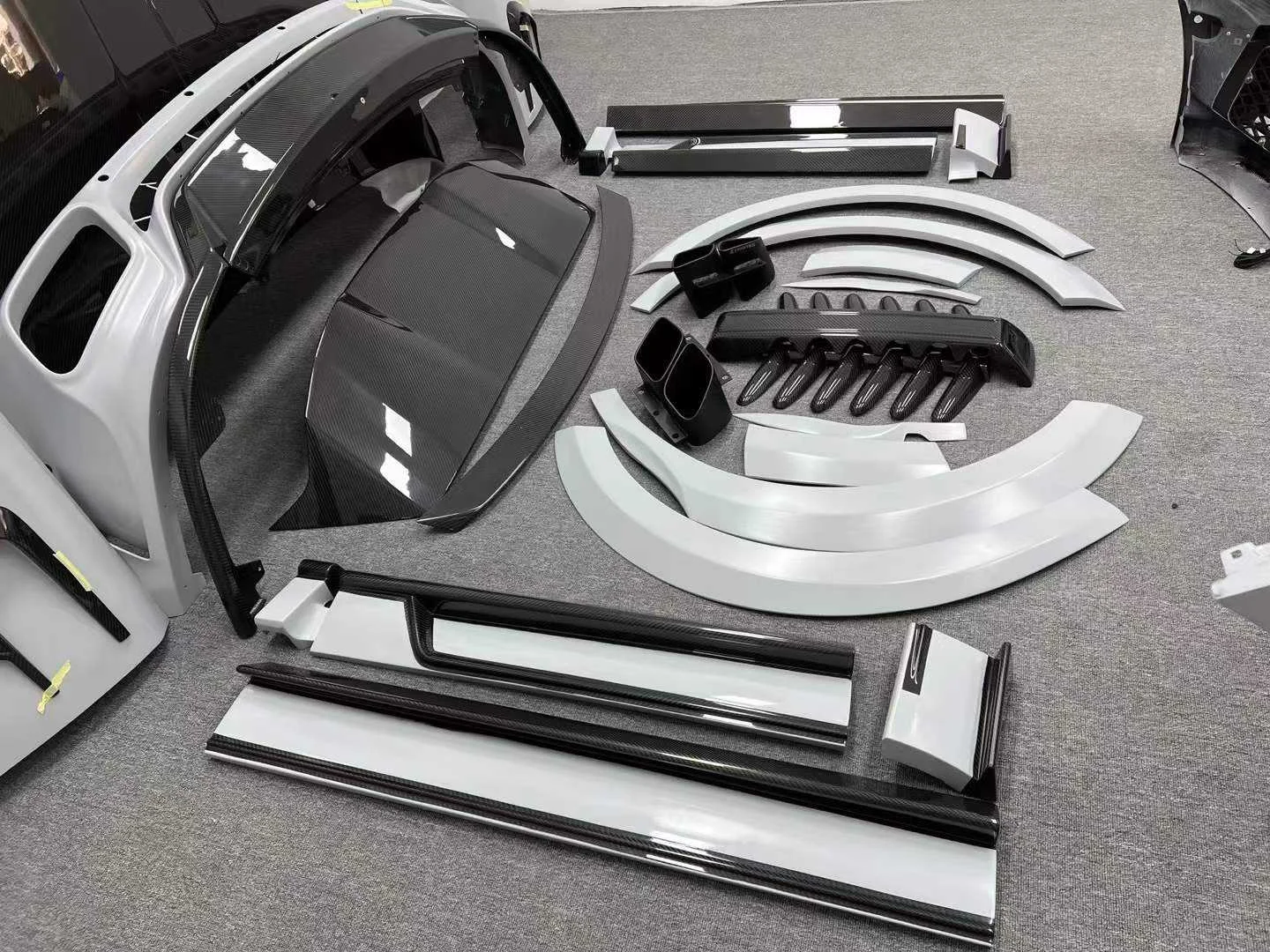 Product Customization MSY Style Body Kit forRollsRoyce Cullinan-Modified Front/Rear Bumper, Side Skirts & Hood Fender Spoiler