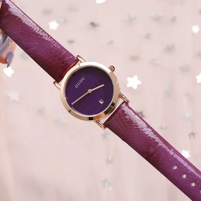 新しいトレンディなカレンダーダイヤルのカジュアルなクォーツレディースウォッチ、レザーストラップ付き、ユニークな時計であり、女性への完璧なギフトです。