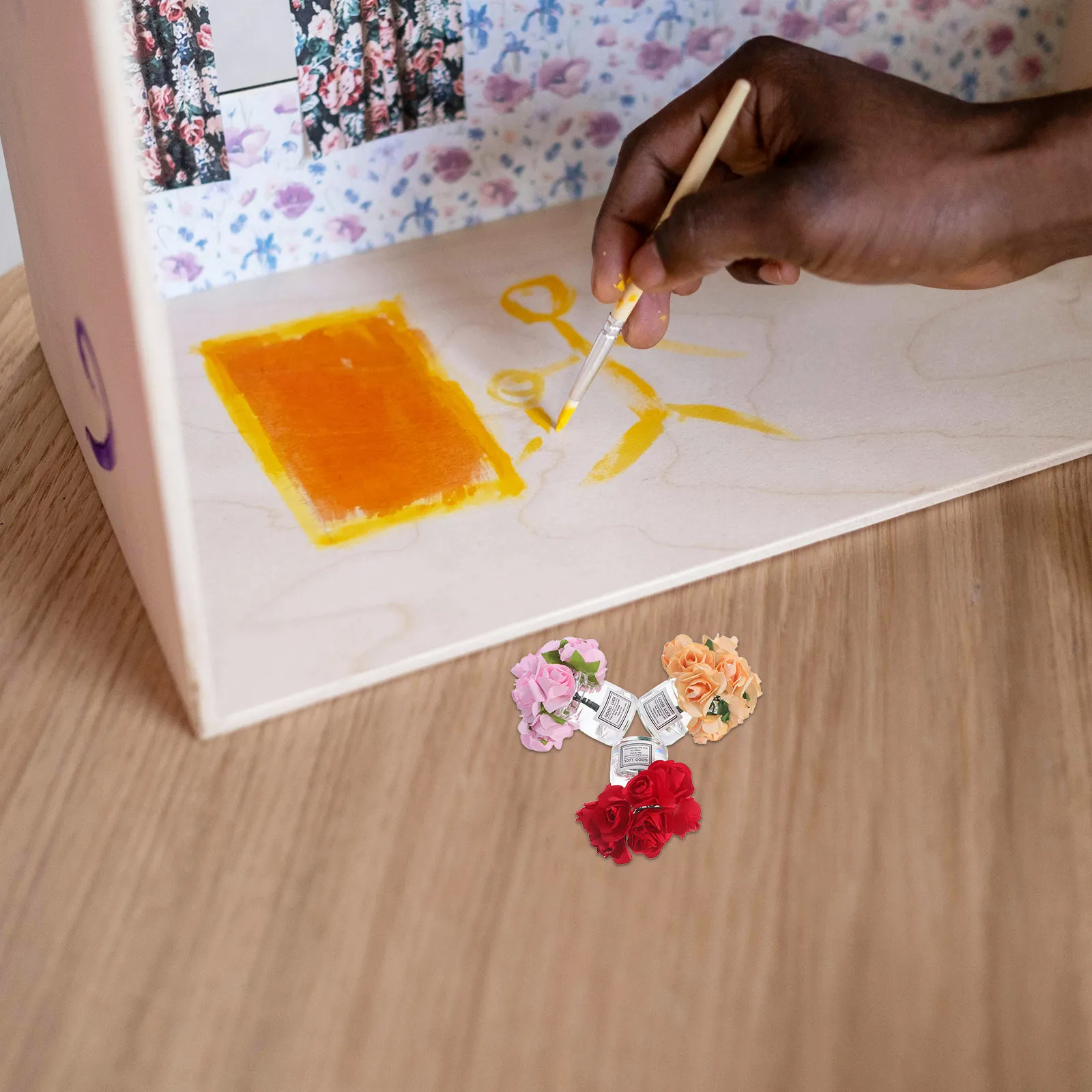 

Набор из 3 элегантных миниатюрных стеклянных ваз-роз: реалистичные цветочные украшения для кукольных домиков, аксессуары для уютного домашнего сада, идея для декора интерьера