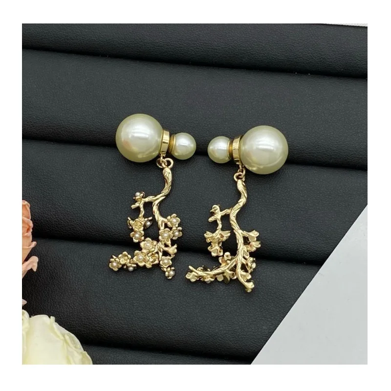 

New Eternal Flower Pearl Letter Stud Earrings Women's Silver Needle Premium Light Luxury Size Pearl Earrings