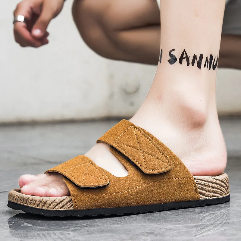 

Retro Suede Double Button Men's Casual Slippers Summer Men's Non Slip Sandals Comfortable and Casual Beach Sandals