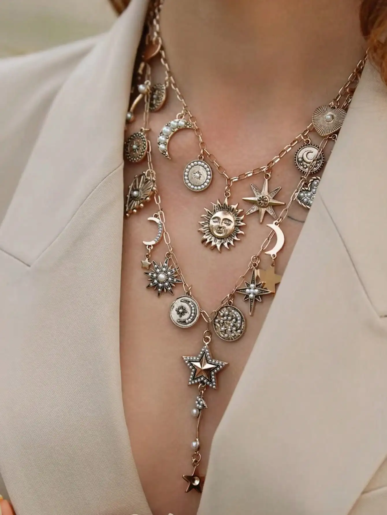

Многослойное ожерелье с подвесками в виде солнца, луны и звезд с жемчужными вставками, в богемном винтажном стиле