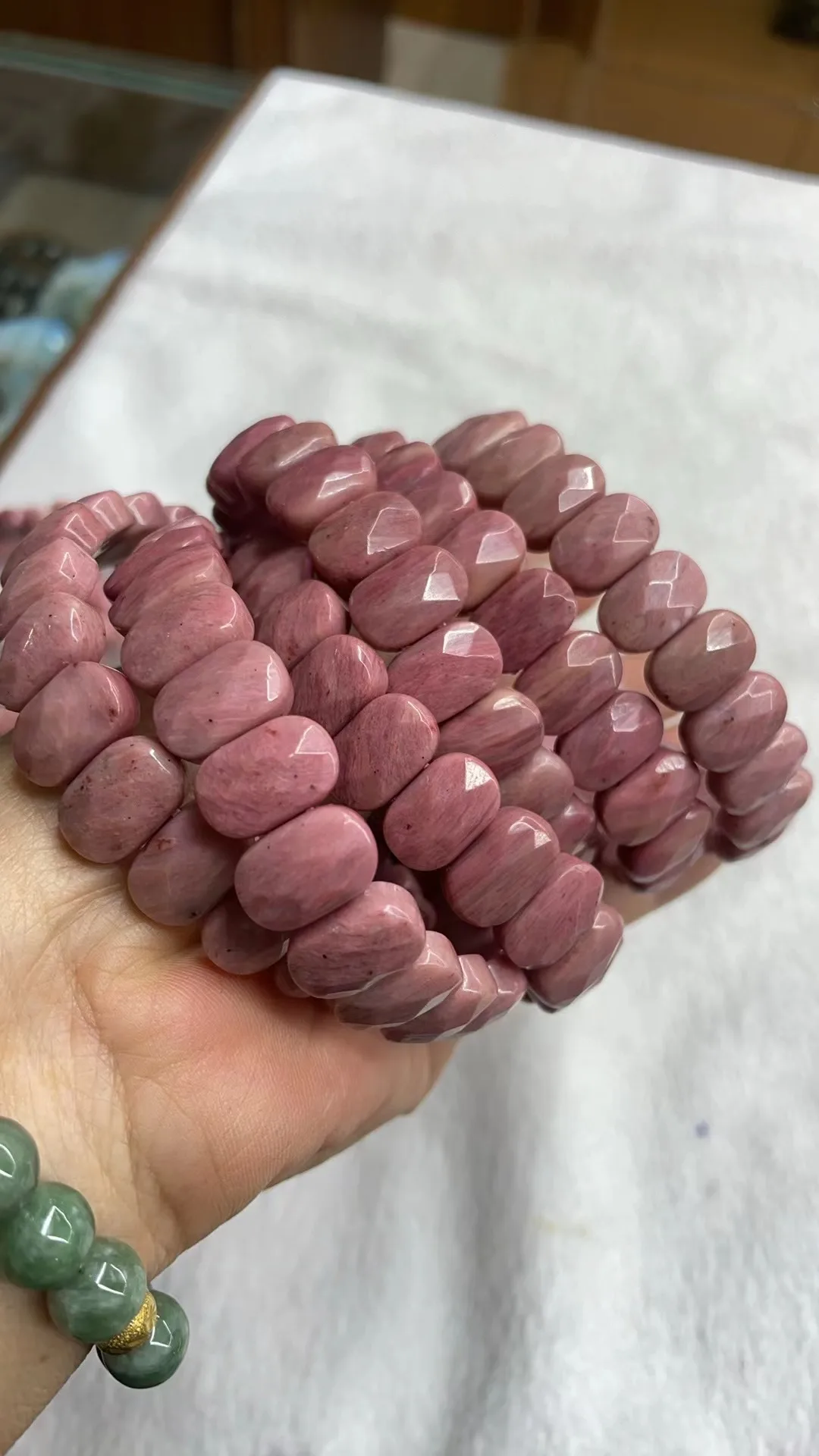 

Natural Rhodochrosite Cut face Hands piatoon 9x13mm Length Dagree 22 Grain