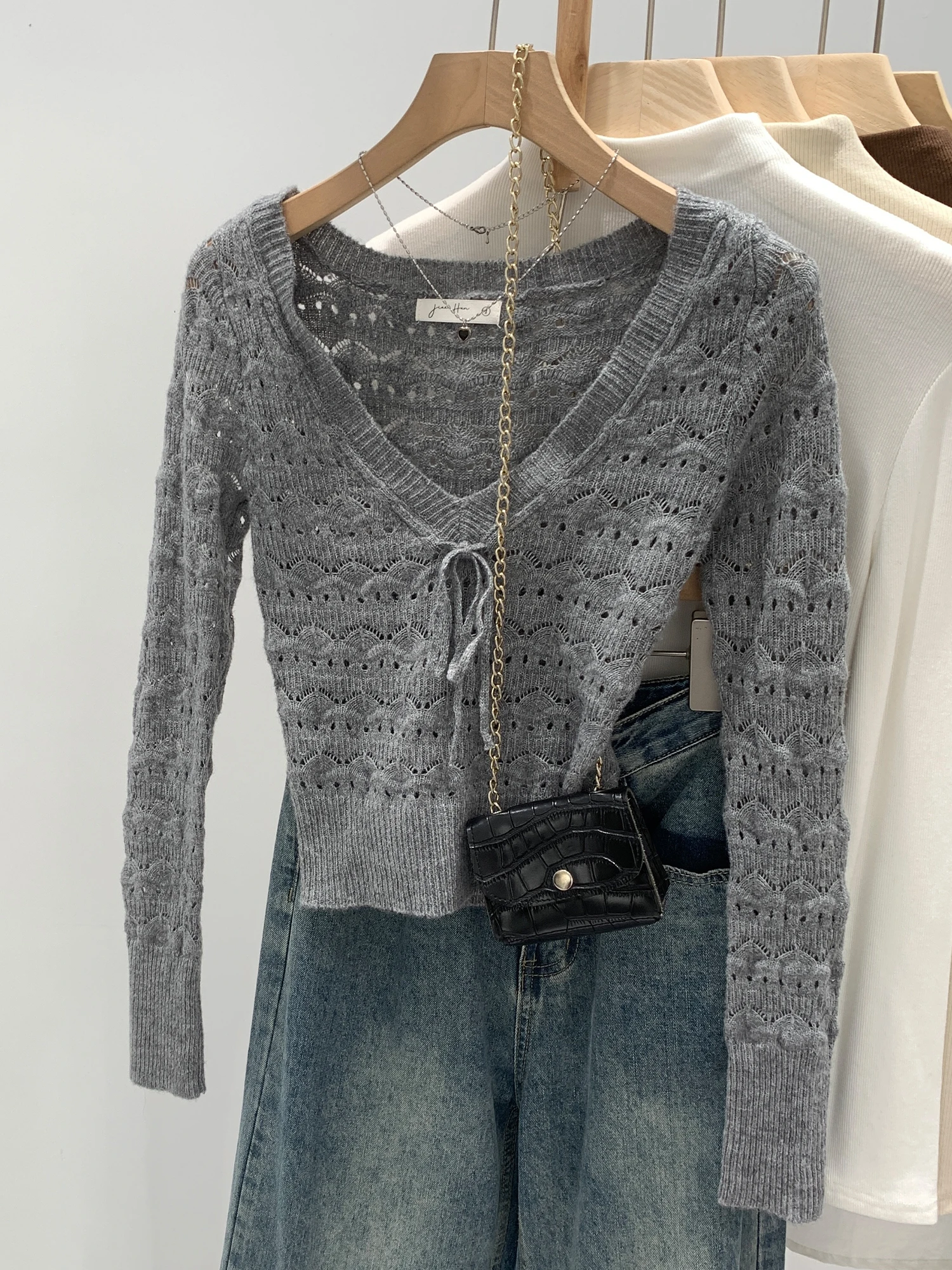 Soft V-neck Knitted Top Women's Base Layer Tie-dress Inner Wear Autumn New Style Fashionable Design Sense Shoulder-baring Top