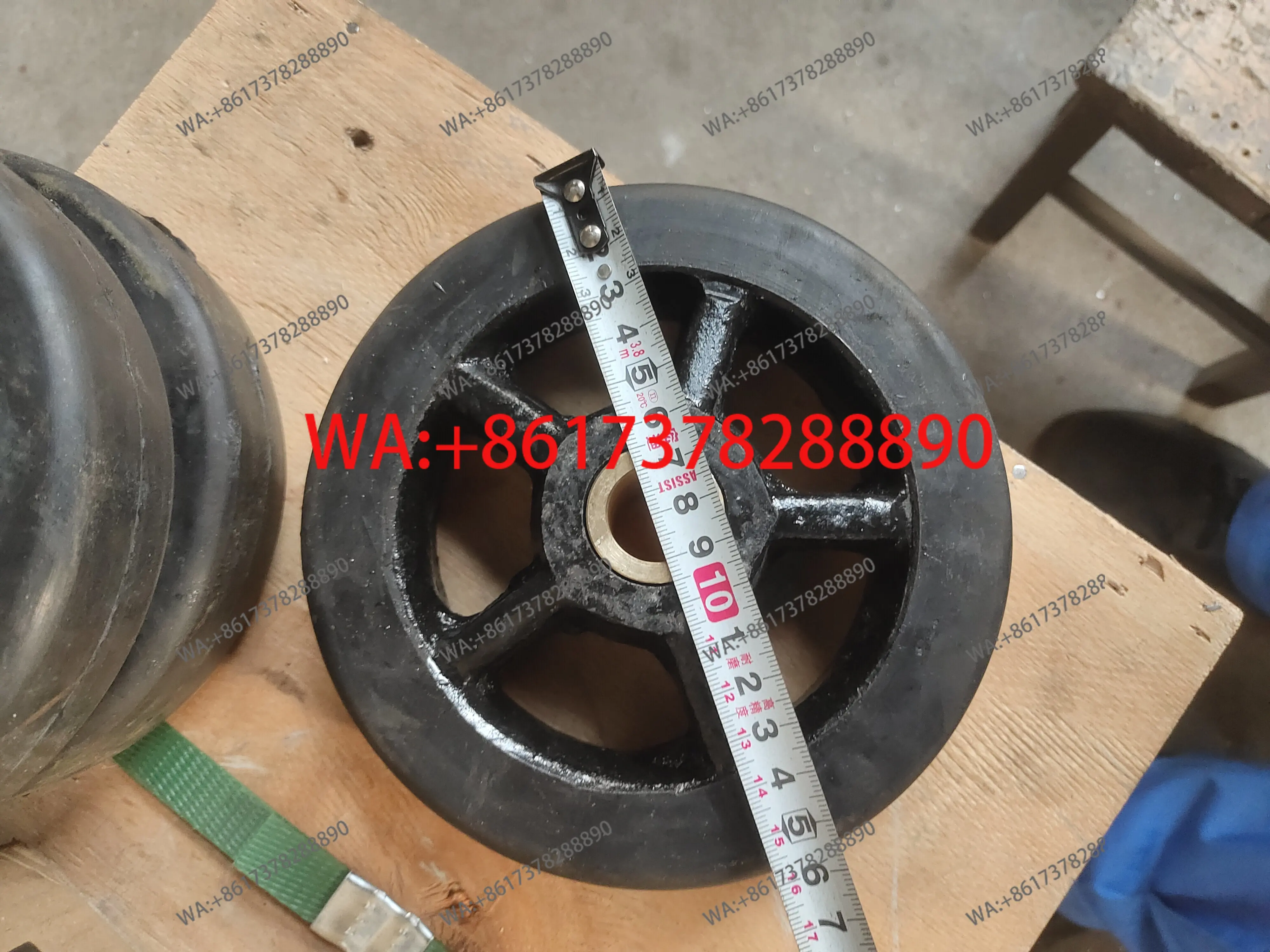 

Ролик-направляющая для троса морской палубной платформы, диаметр 150 мм, различные размеры