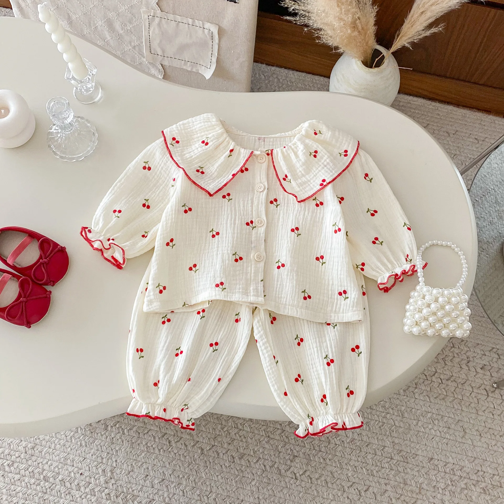 

Комплект детской одежды, осень 2024, новый пижамный комплект для маленьких девочек, топы с вишневым принтом для младенцев + штаны, повседневный костюм из двух предметов, домашняя одежда