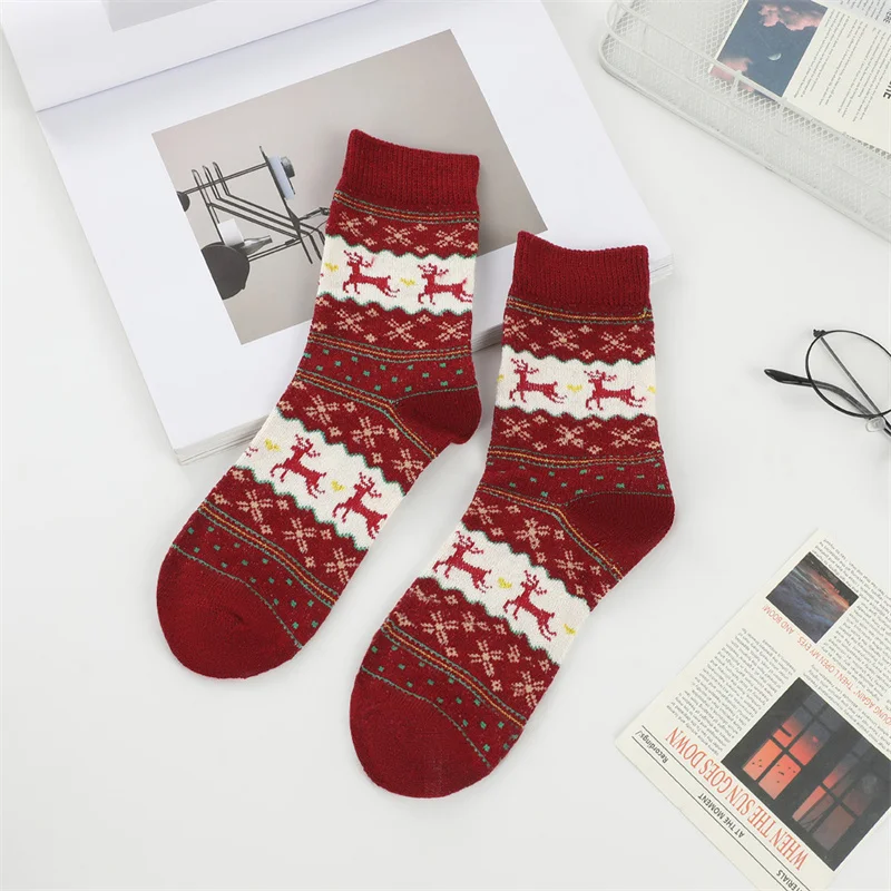 

New Arrival Christmas Stockings Women's Mid-calf Socks Cute And Retro Thick Knitted Winter Socks
