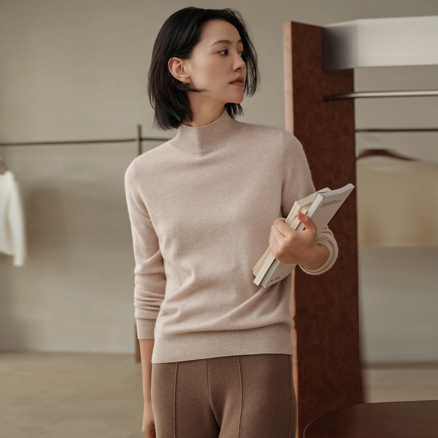 

Women's 100% Cashmere Turtleneck Pullover Sweater Long Sleeve Soft Warm Simple Design Top for Spring Autumn Winter Clothing