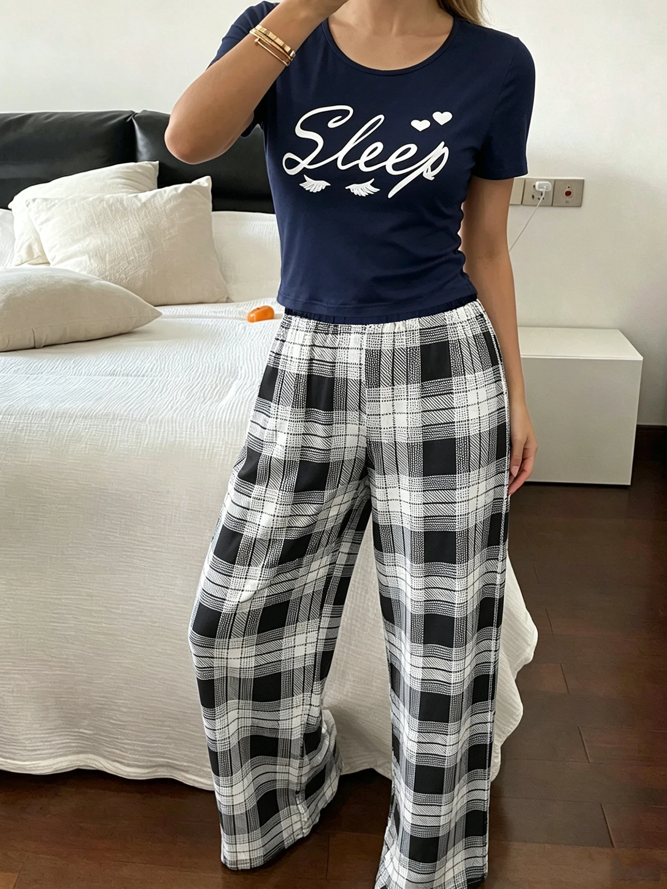 Women's Pajamas with Letter Print, Comfortable and Stylish, Suitable for Daily Casual Wear, Vacation, and Leisure, Can Be Worn O