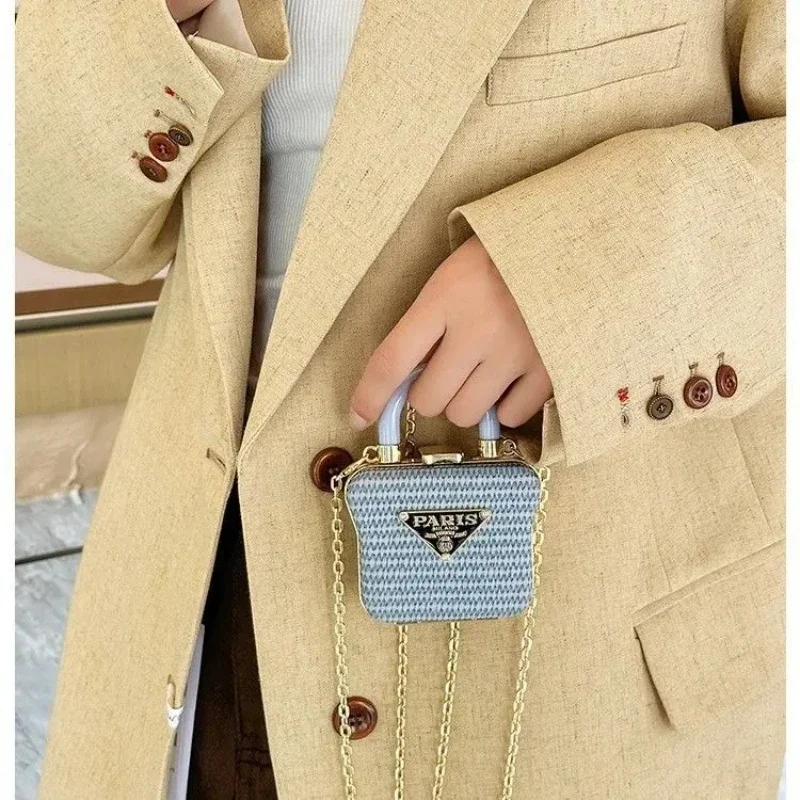 

Ladies' exquisite multifunctional accessories, small square bag classic red envelope, headphone lipstick case