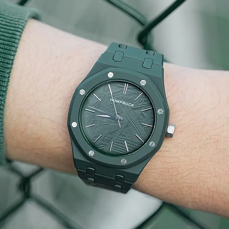 ساعة يد HUMPBUCK من البولي كربونات مقاومة للماء للرجال والنساء، تصميم كاجوال عسكري مضيء، خفيفة الوزن ومثالية للرياضة